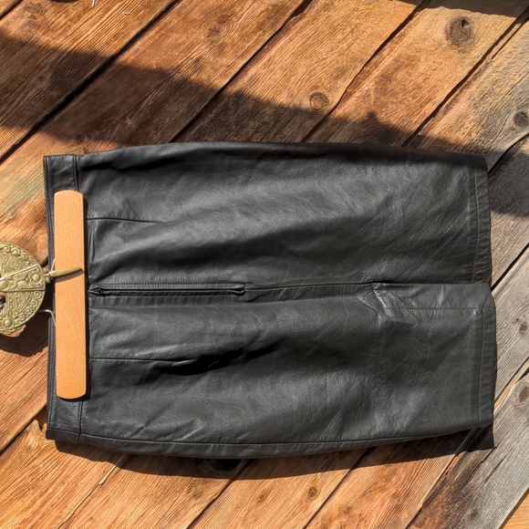 Cayenne Vintage black leather skirt - Picture 2 of 8